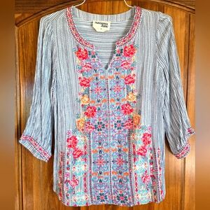 Savanna Jane Embroidered Top Small EUC